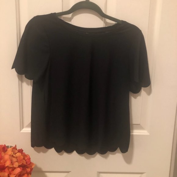 Black Top Shop Scalloped Top - NWOT Sz. 4 - Picture 2 of 7